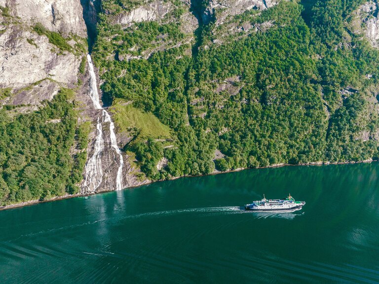 iStock-1427612140---Seven-sisters-waterval